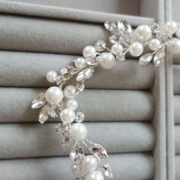 Dareth Colburn Emmy Floral Backpiece - Picture 10 of 12